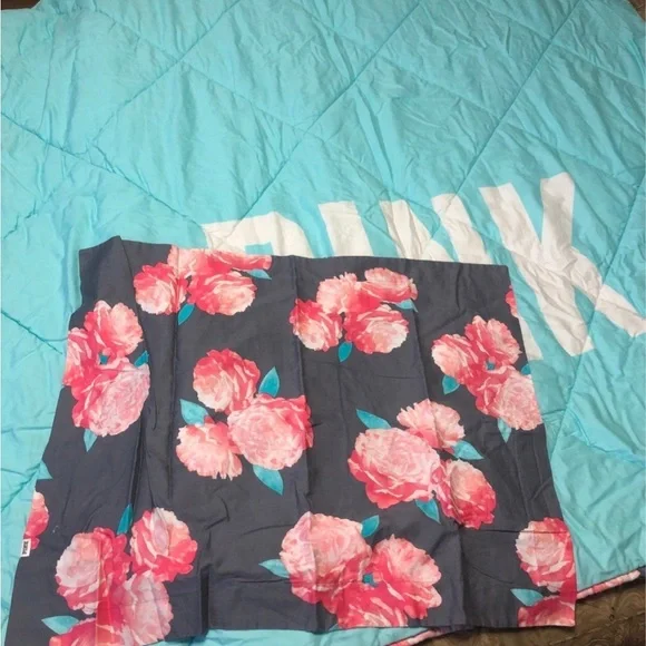 Victoria's Secret PINK floral twin reversible comforter set - Picture 5 of 7